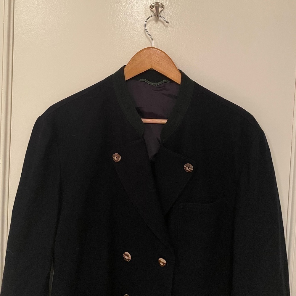Lorenfrey Soft Wool Navy Sailor Style Green Trimmed Coat with unique wood button - Picture 11 of 11